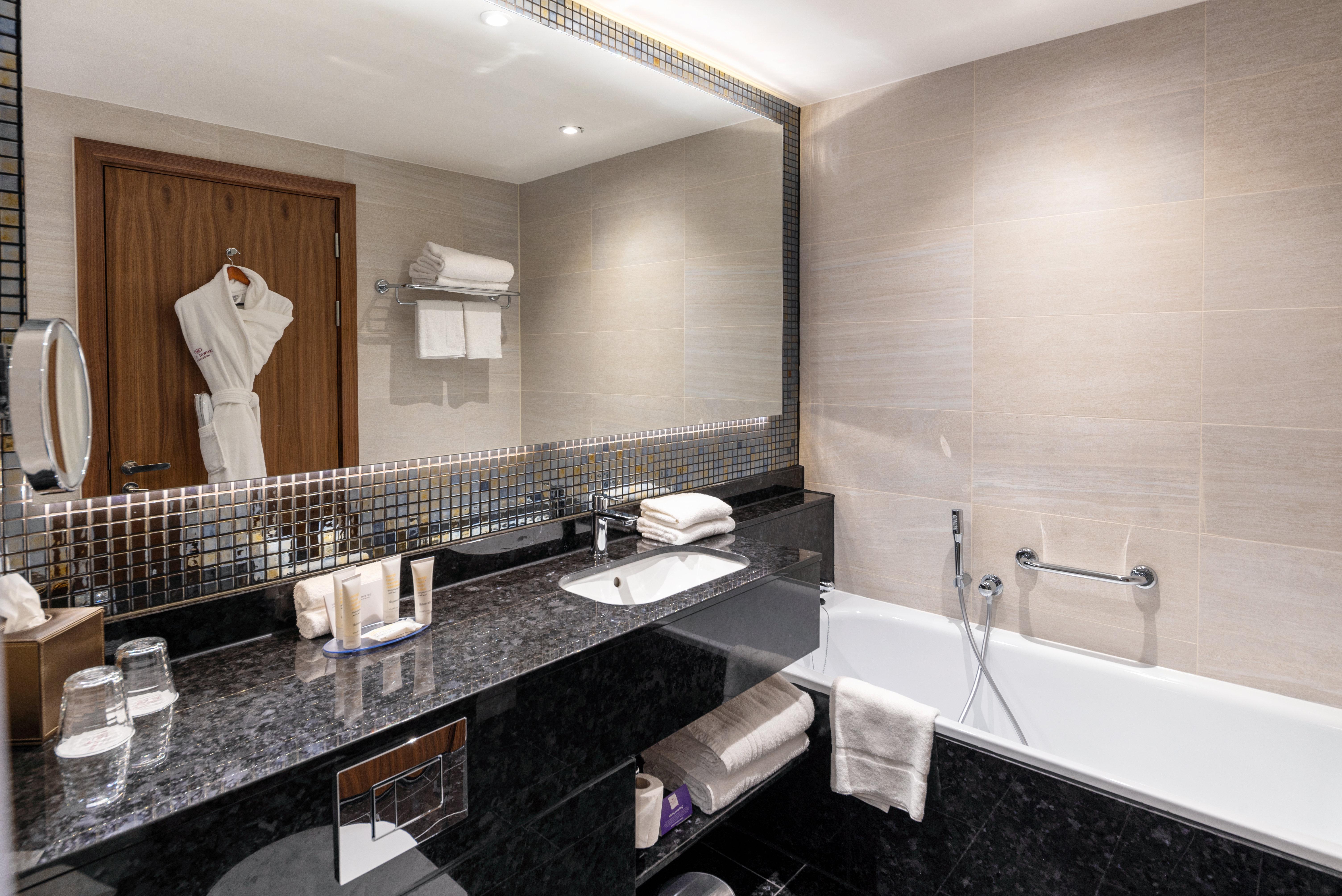 Crowne Plaza London Heathrow T4 By Ihg Hotel Hillingdon Exterior foto